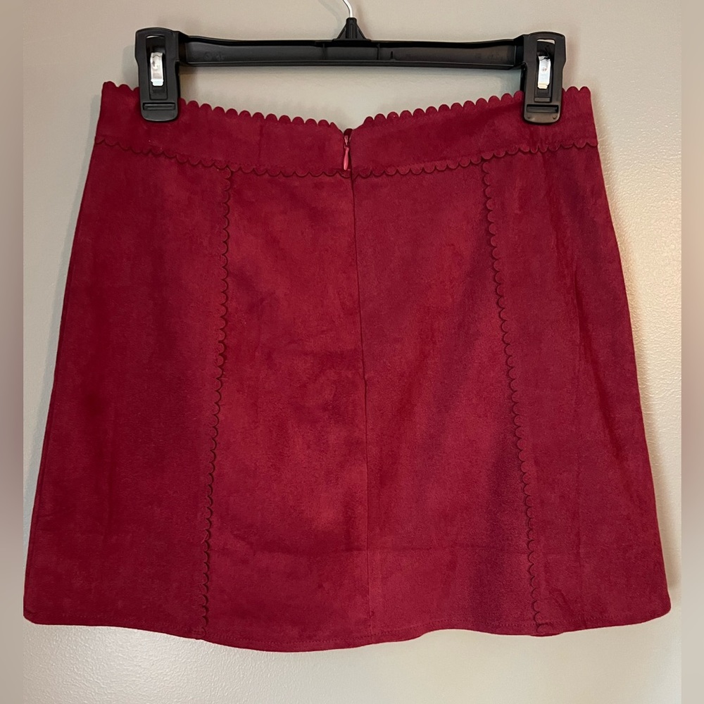 NWT Suede Maroon Skirt from Francesca’s - size (M) - Picture 3 of 5